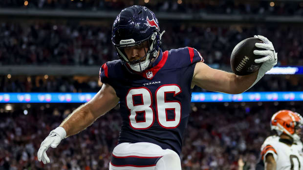 Texans tight end Dalton Schultz celebrates a touchdown